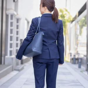 スーツをきれいに着こなそう!ぽっこりお腹と垂れたお尻に効くガードルの正しい履き方