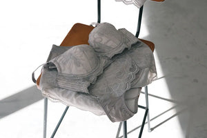 更年期のからだに、やさしく整う下着を。50代に選ばれている理由