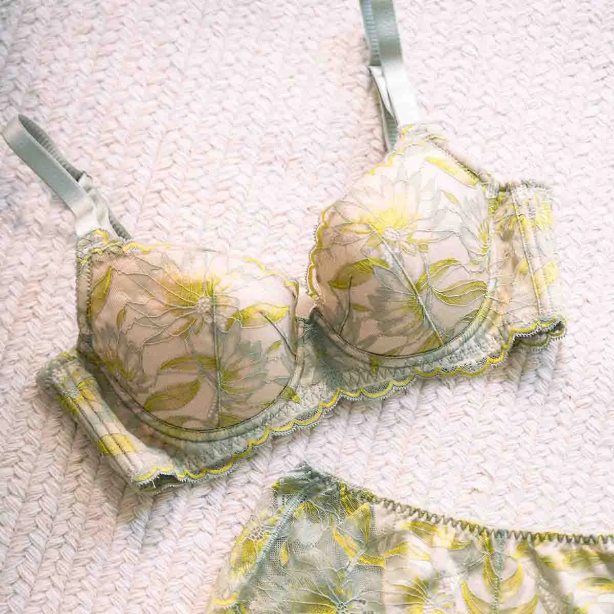 【新色】贅沢脇肉キャッチャー ブラジャー カーキ【 C65 - K90 】