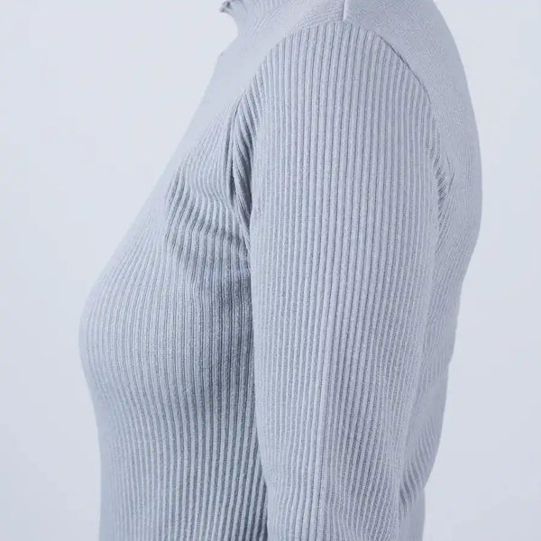 ヌードに近い状態着衣あり画像3